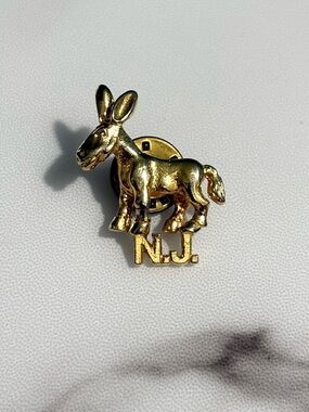 Vintage Donkey Tack Pin Brooch Gold Tone Mule Ass NJ